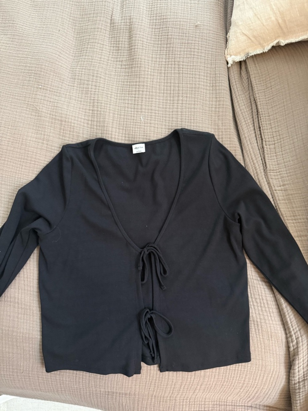 Aritzia Wilfred Black Ribbed Scoop-Neck Top
